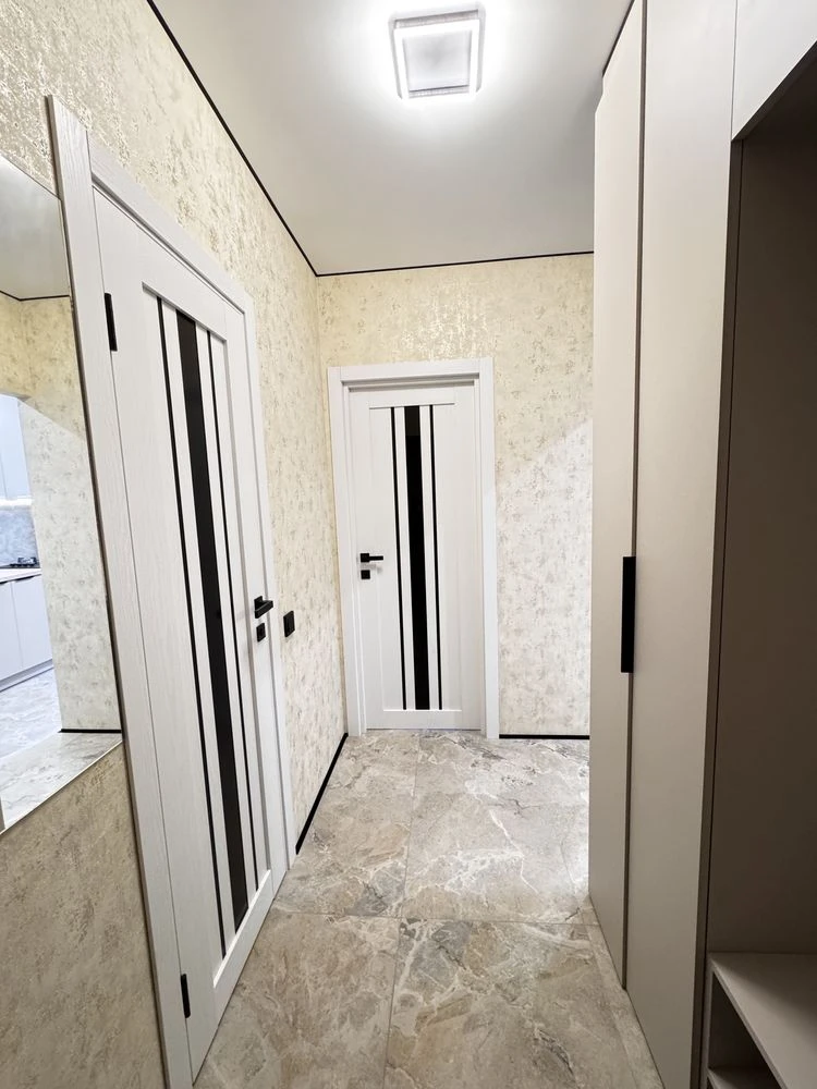 Укомплектована квартира! НОВИЙ ремонт, ГАЗ, 2 этаж!