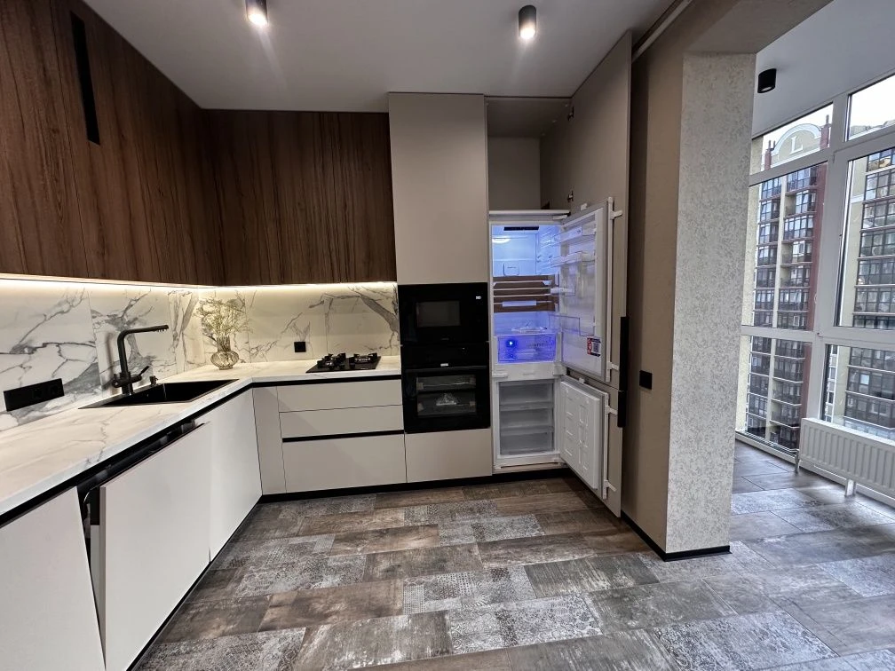 For Sale: Two-Room Apartment with Renovation