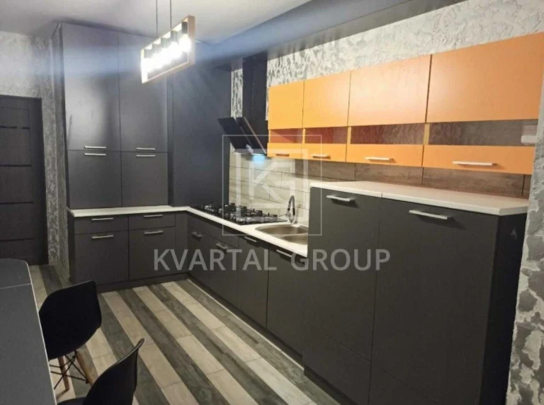 For Sale: Large 153m2 Apartment with Ready-to-Go Business