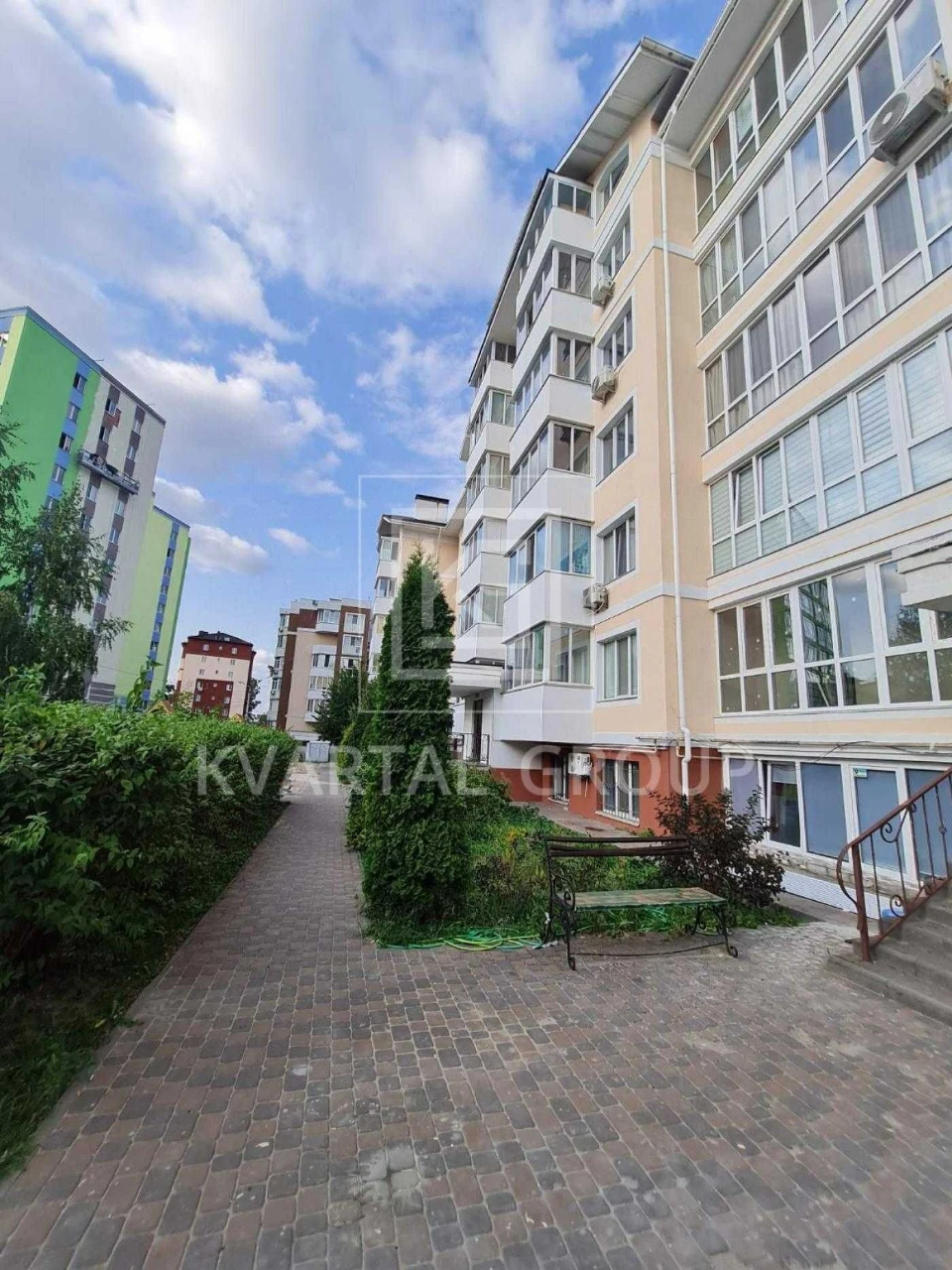 For Sale: Large 153m2 Apartment with Ready-to-Go Business