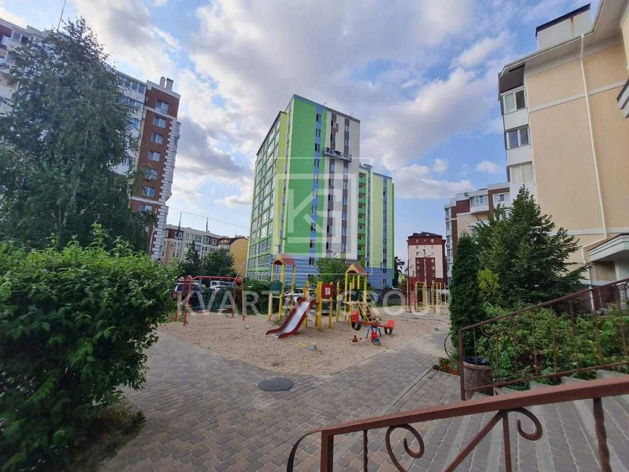 For Sale: Large 153m2 Apartment with Ready-to-Go Business