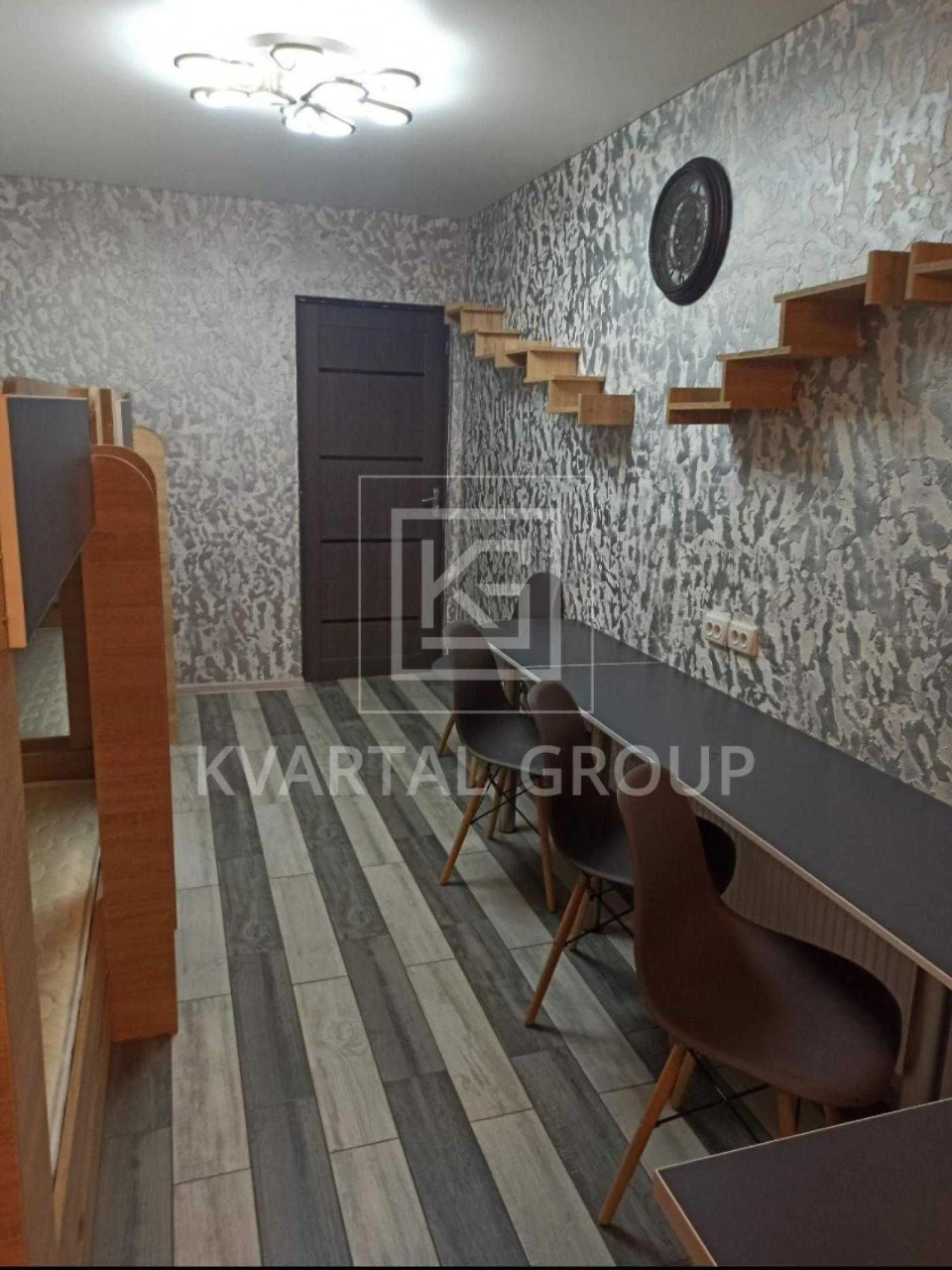 For Sale: Large 153m2 Apartment with Ready-to-Go Business