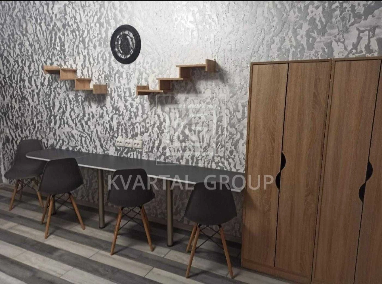 For Sale: Large 153m2 Apartment with Ready-to-Go Business