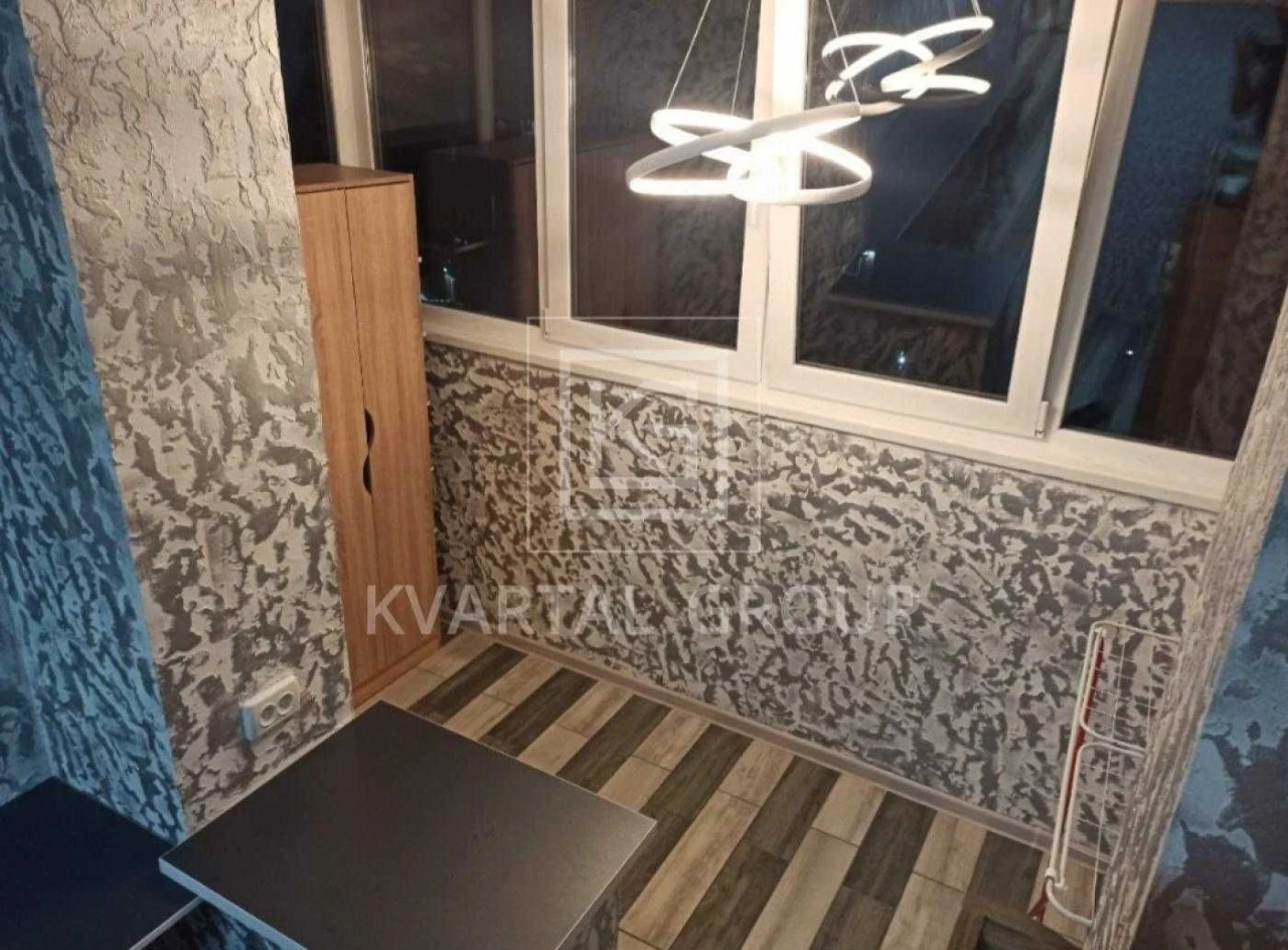 For Sale: Large 153m2 Apartment with Ready-to-Go Business