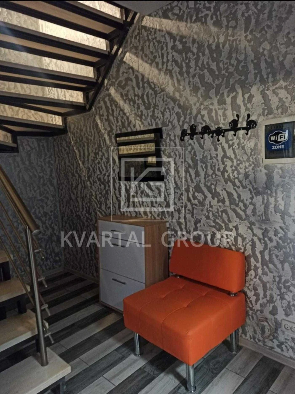 For Sale: Large 153m2 Apartment with Ready-to-Go Business