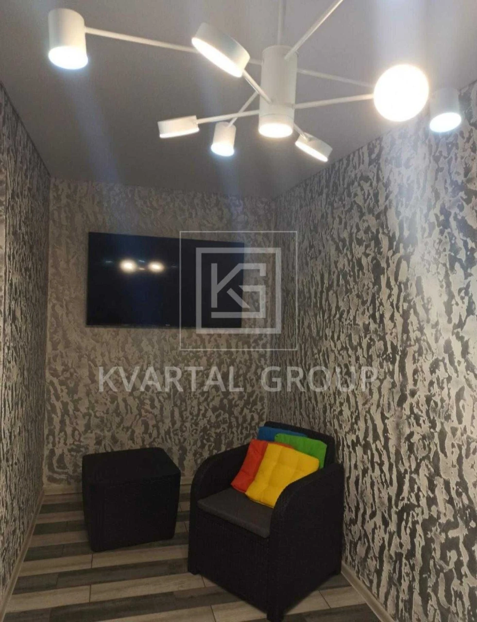 For Sale: Large 153m2 Apartment with Ready-to-Go Business