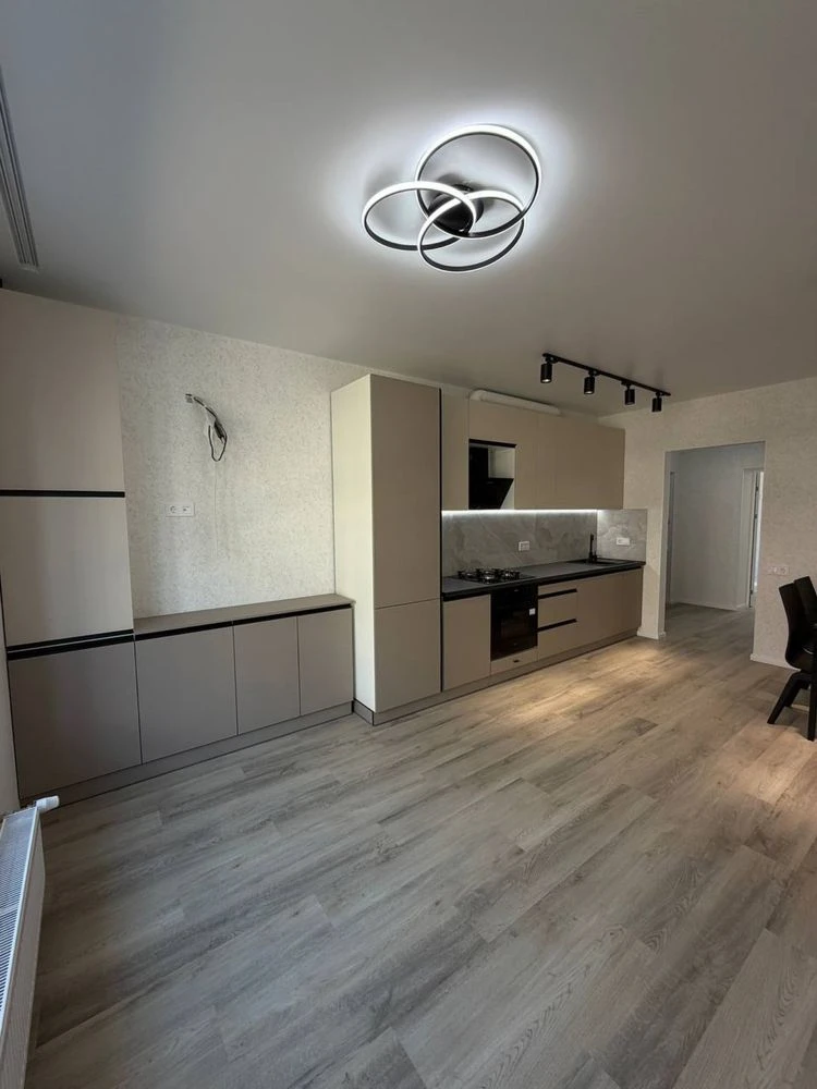 Sale, MOLODIST', 1-bedroom apartment with new renovation, NO ONE lives here