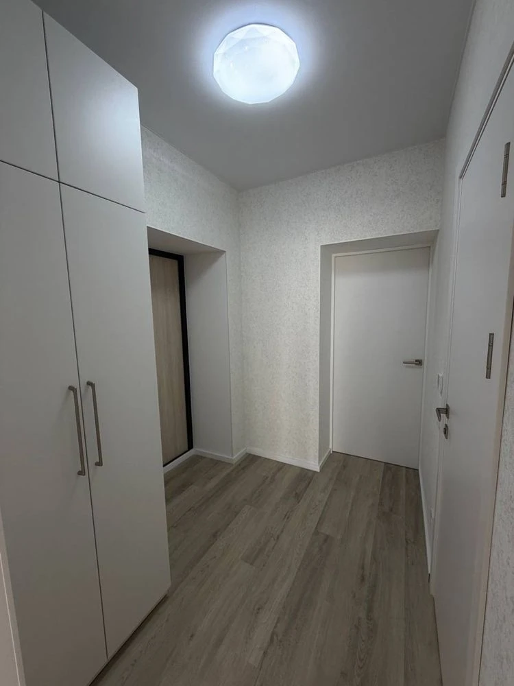 Sale, MOLODIST', 1-bedroom apartment with new renovation, NO ONE lives here