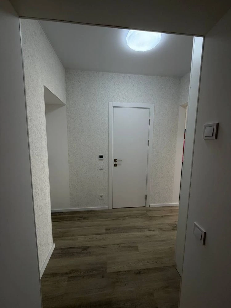 Sale, MOLODIST', 1-bedroom apartment with new renovation, NO ONE lives here