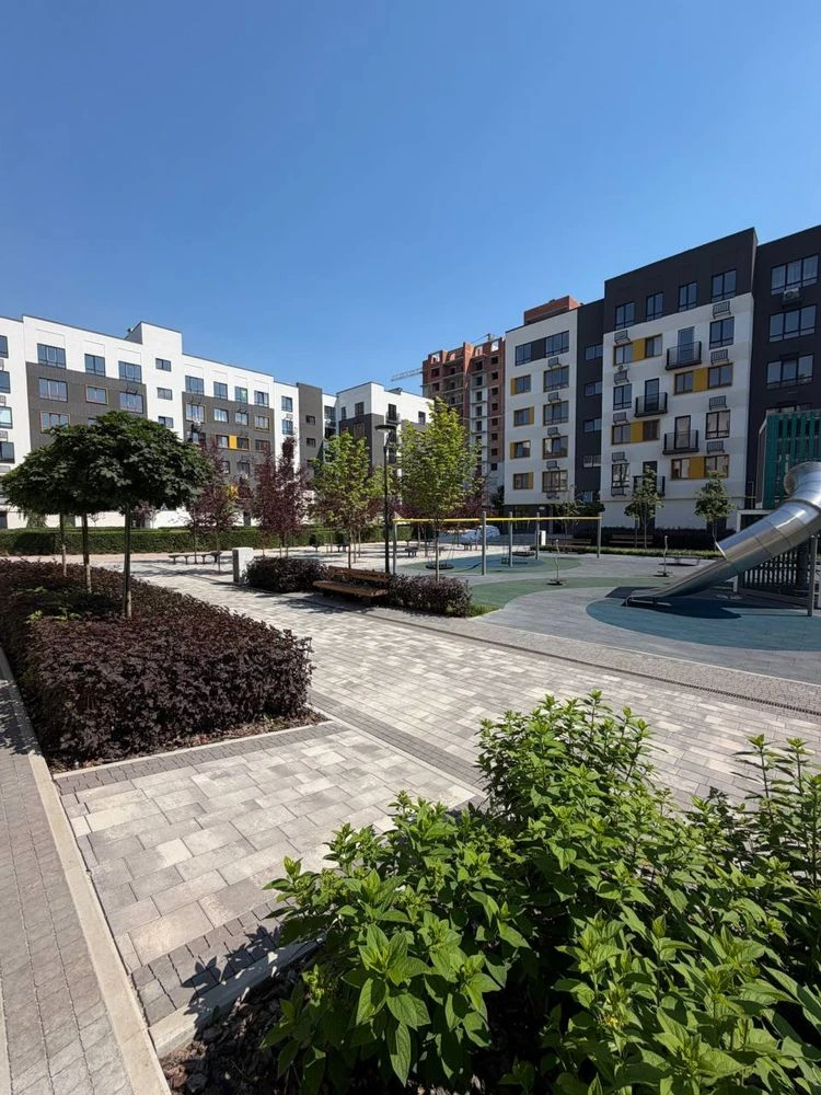Sale, MOLODIST', 1-bedroom apartment with new renovation, NO ONE lives here