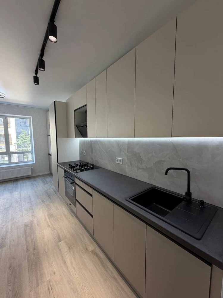 Sale, MOLODIST', 1-bedroom apartment with new renovation, NO ONE lives here