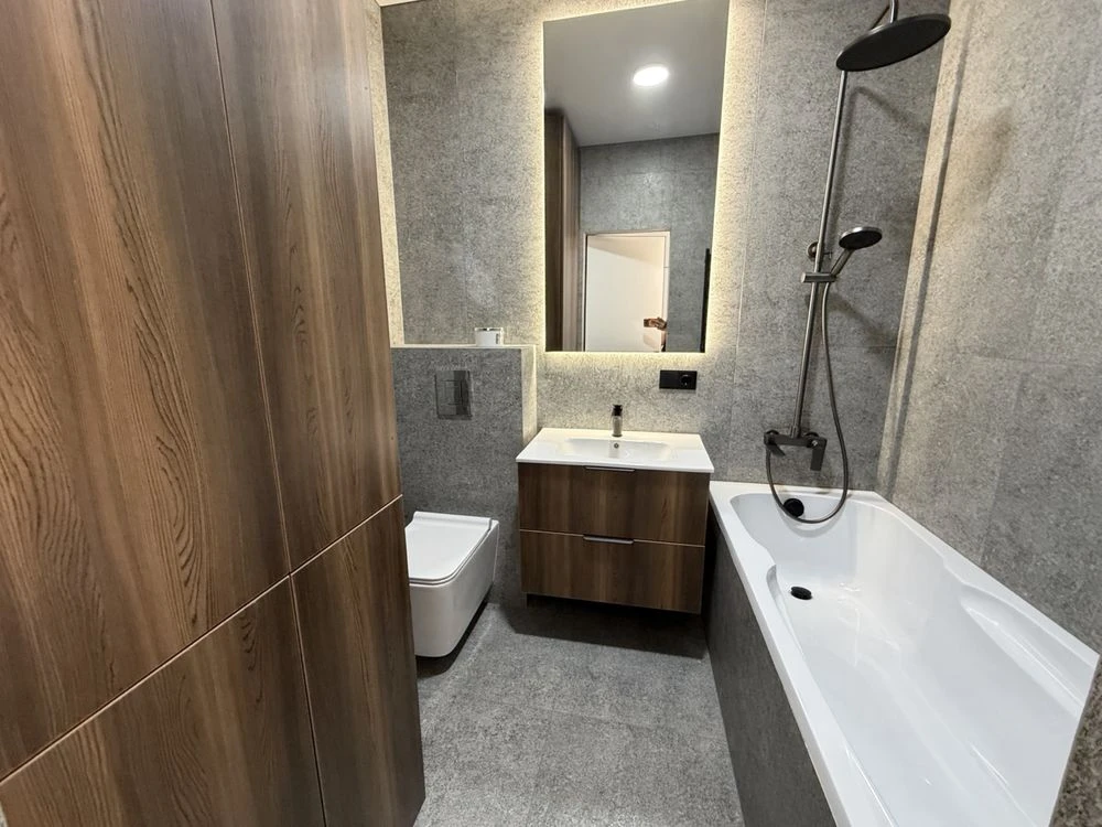 Best Price! New 1-bedroom apartment with a kitchen of 24 m2! Central
