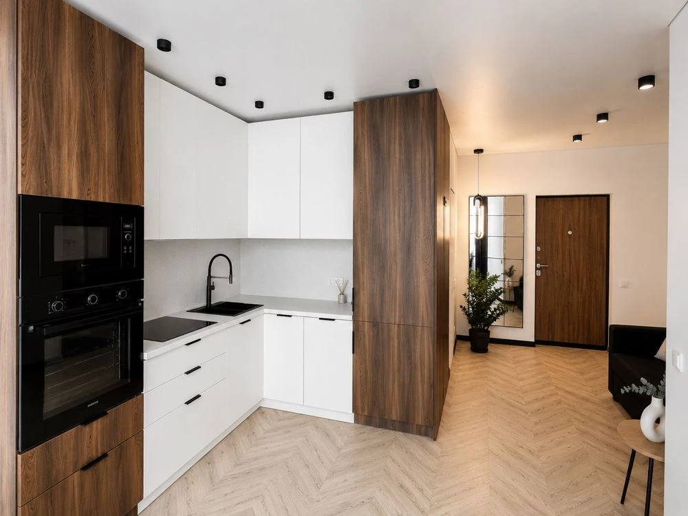 Best Price! New 1-bedroom apartment with a kitchen of 24 m2! Central