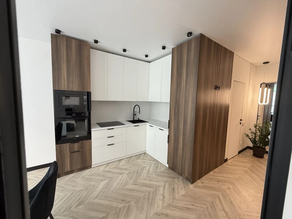 Best Price! New 1-bedroom apartment with a kitchen of 24 m2! Central