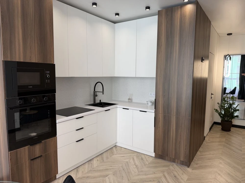Best Price! New 1-bedroom apartment with a kitchen of 24 m2! Central