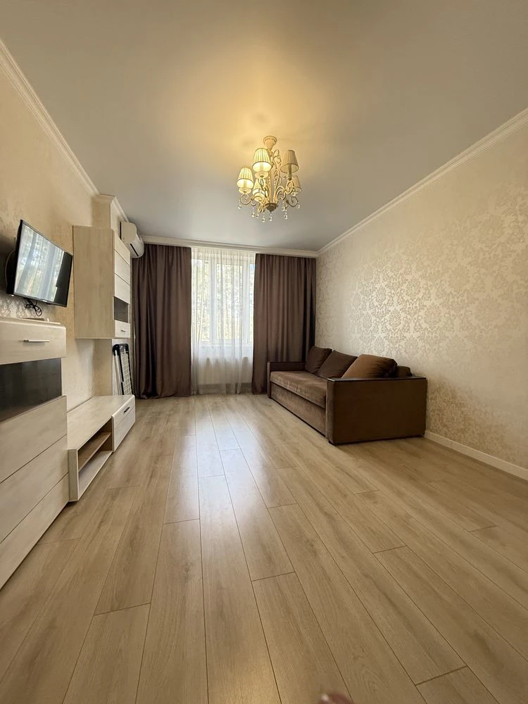 Two-bedroom apartment renovated near Central Park!