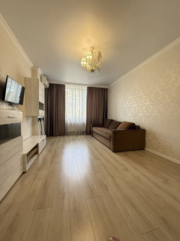 Two-bedroom apartment renovated near Central Park!
