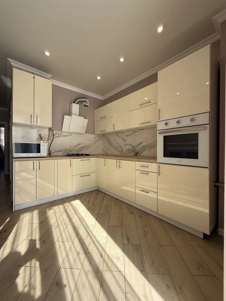 Two-bedroom apartment renovated near Central Park!