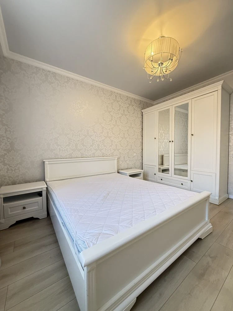 Two-bedroom apartment renovated near Central Park!