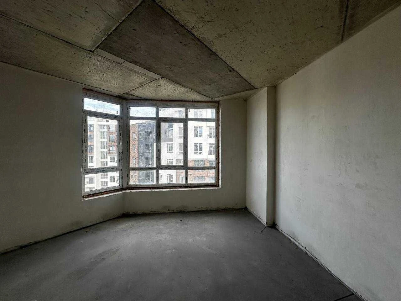 Однокімнатна квартира з гарним видом в ЖК "Синергія Сіті" | 40 м² | Га