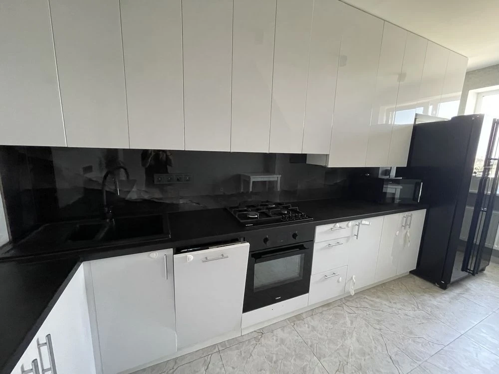 Spacious Two-Bedroom Apartment 64 m2 with Quick Access to Kyiv