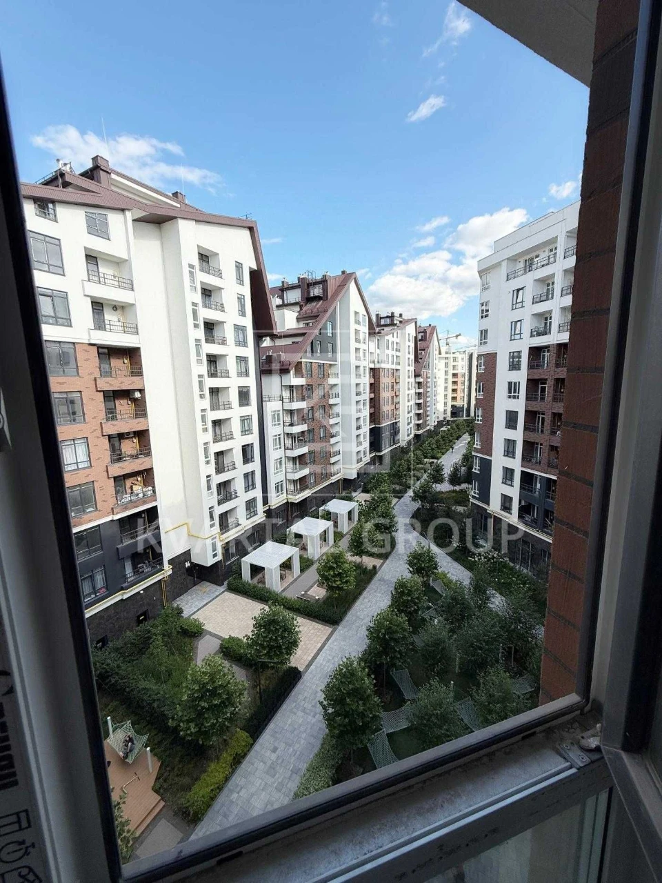 Продажа квартиры-студии в ЖК "Синергия Сіті" с начальным ремонтом