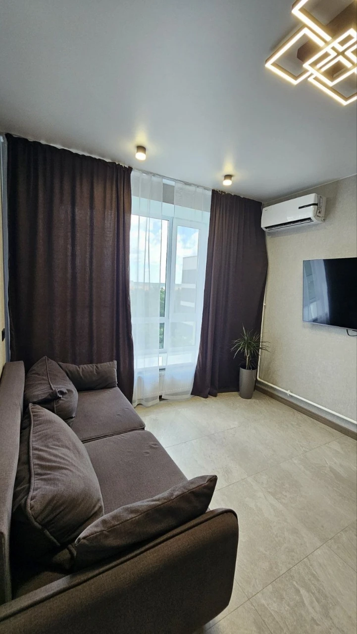 2-room apartment with renovation in the city center. Dressing room.