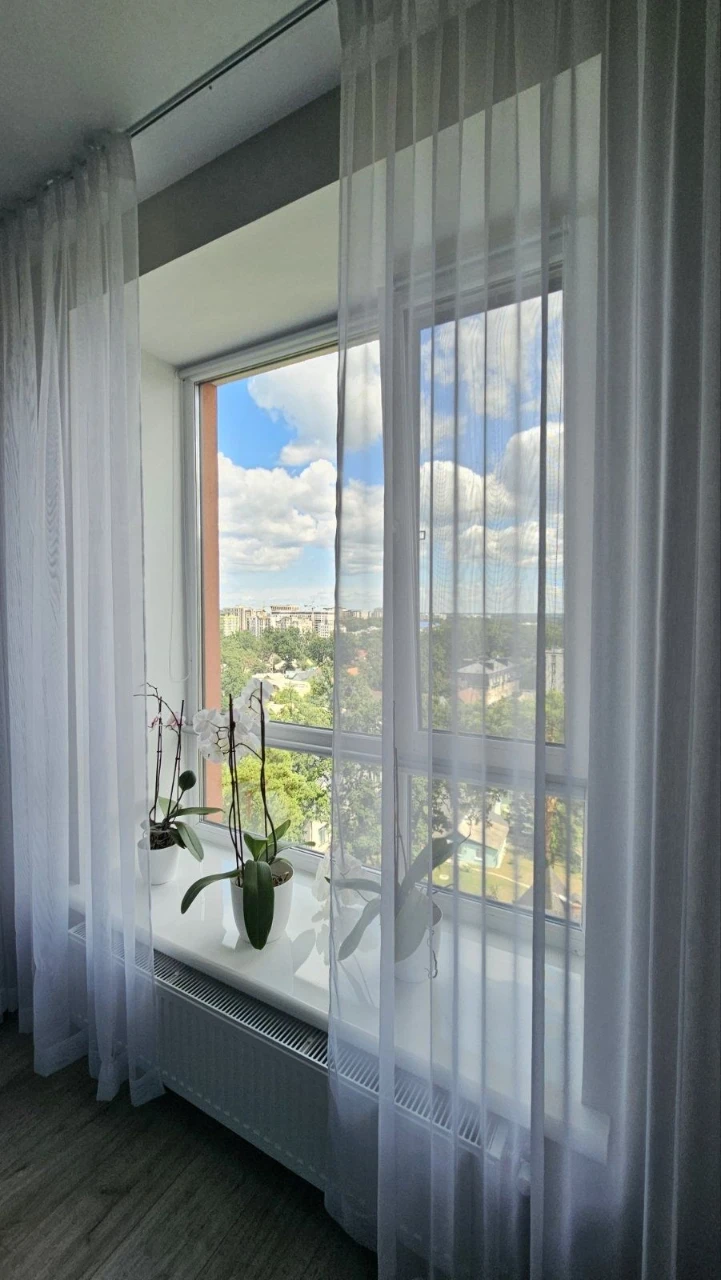 2-room apartment with renovation in the city center. Dressing room.