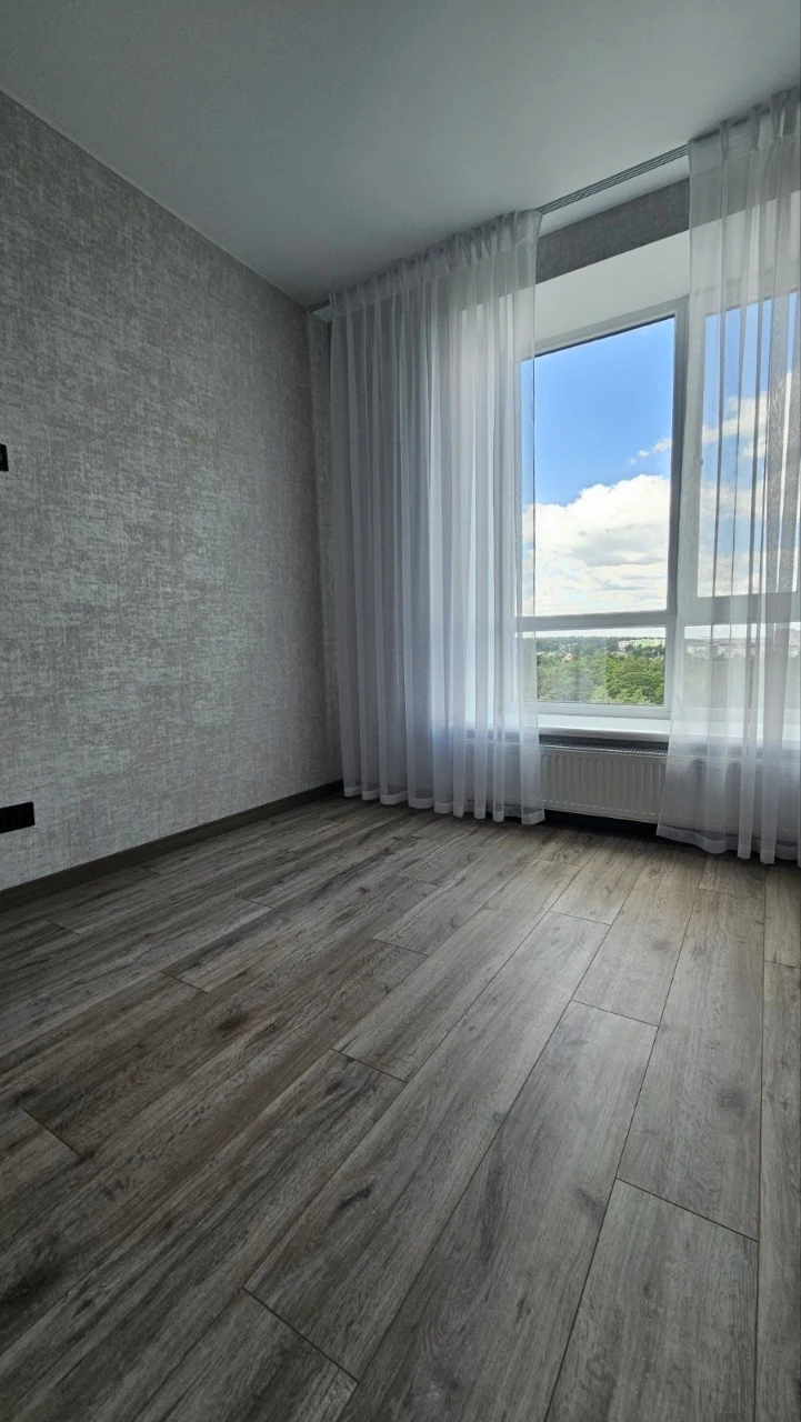 2-room apartment with renovation in the city center. Dressing room.