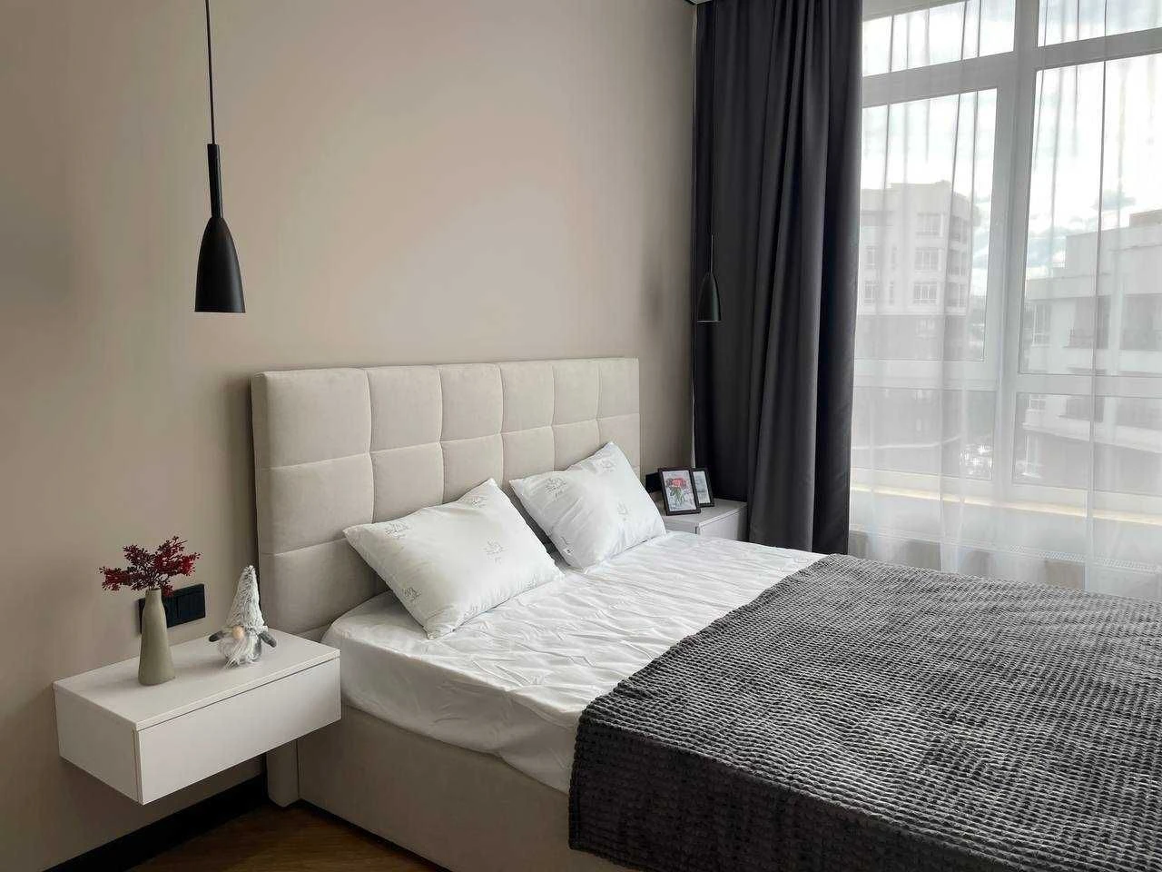 OWNER AVAILABLE! Selling a 1-bedroom apartment renovated in