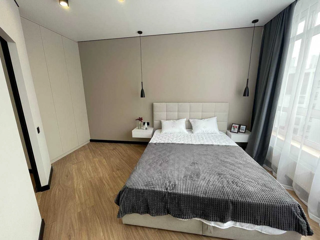 OWNER AVAILABLE! Selling a 1-bedroom apartment renovated in
