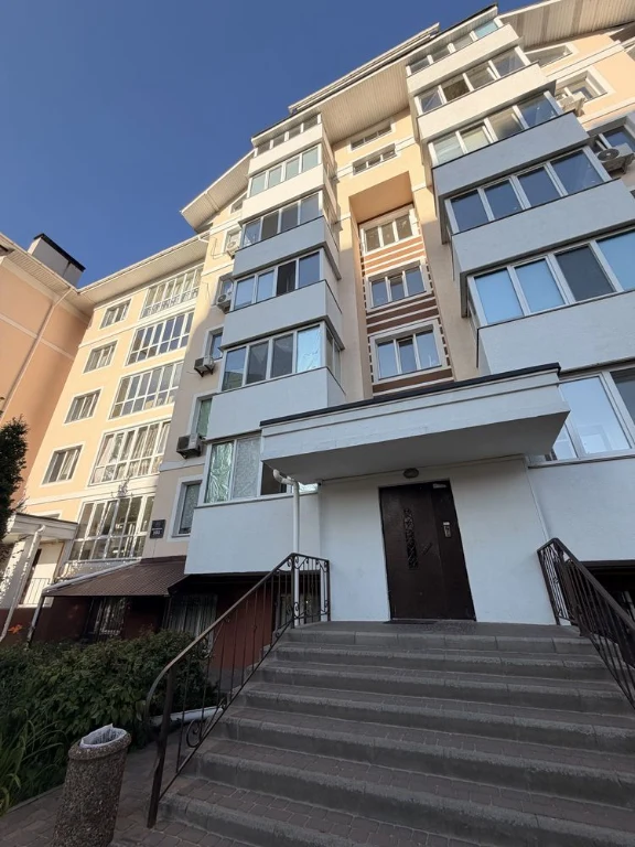 For Sale: 2-bedroom apartment, 71 m2, in Irpin