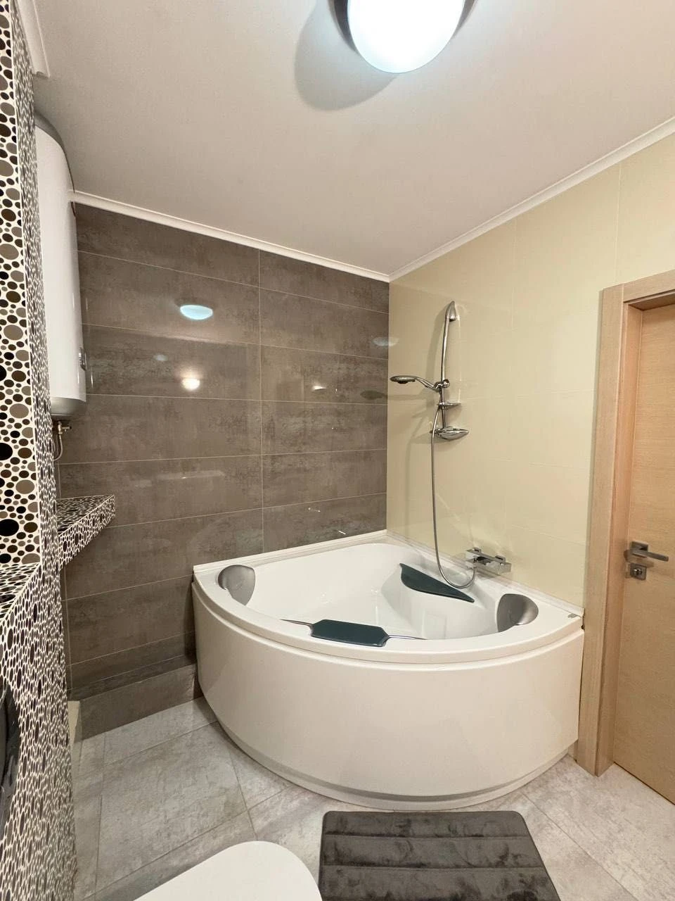 For Sale 2-bedroom apartment with renovation in Irpin Park of Pryvky!