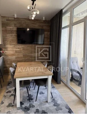 Продам ВЕЛИКУ 2к квартиру 80м2 з Розкішною кухнею-вітальнею