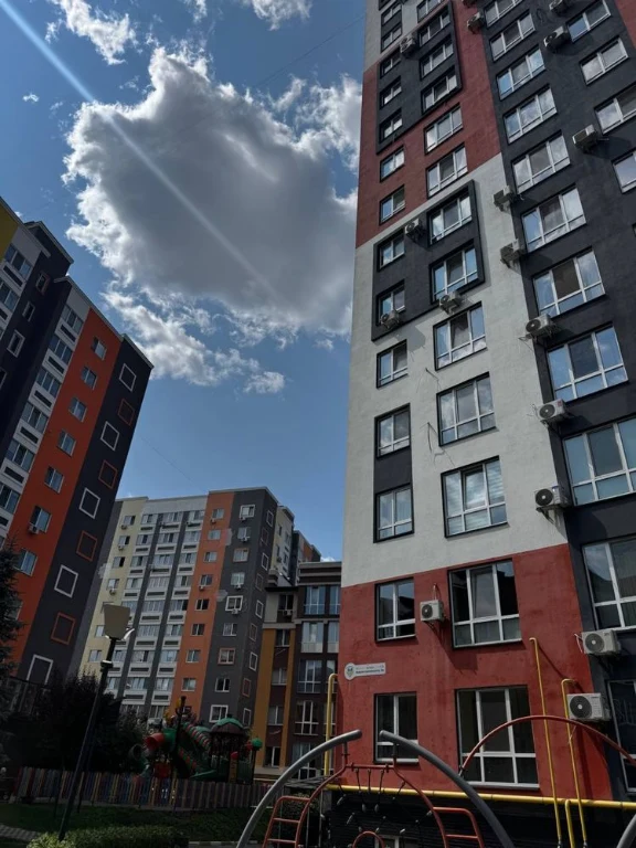 Продаю 1 к квартиру з частковим ремонтом