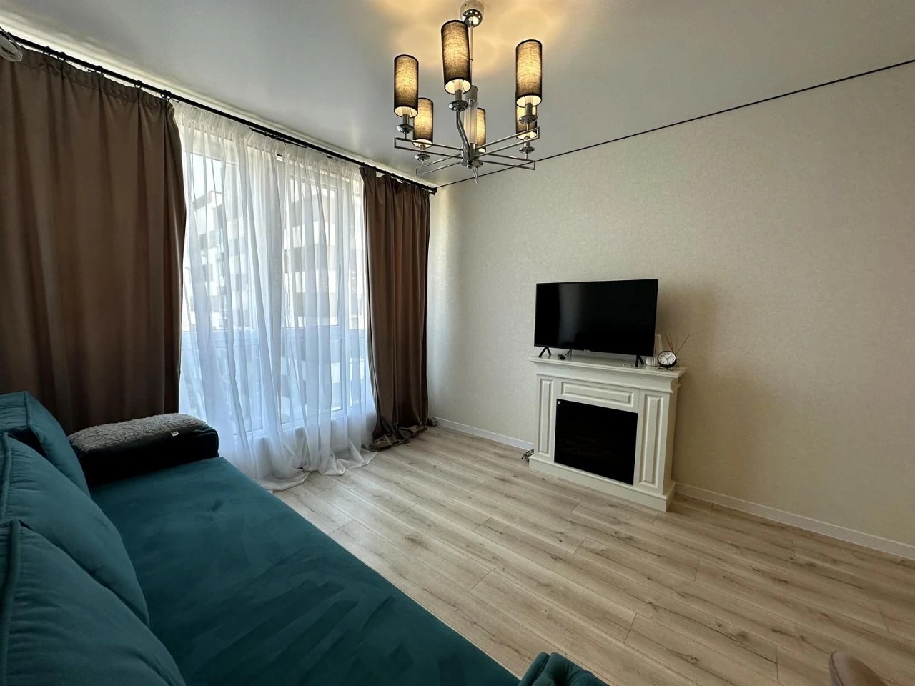 Fully furnished 1BR 49 sq meters in the area of Central Park