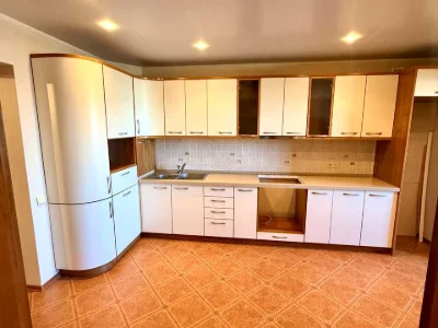 Apartment. Kyiv, Dragomanova St.