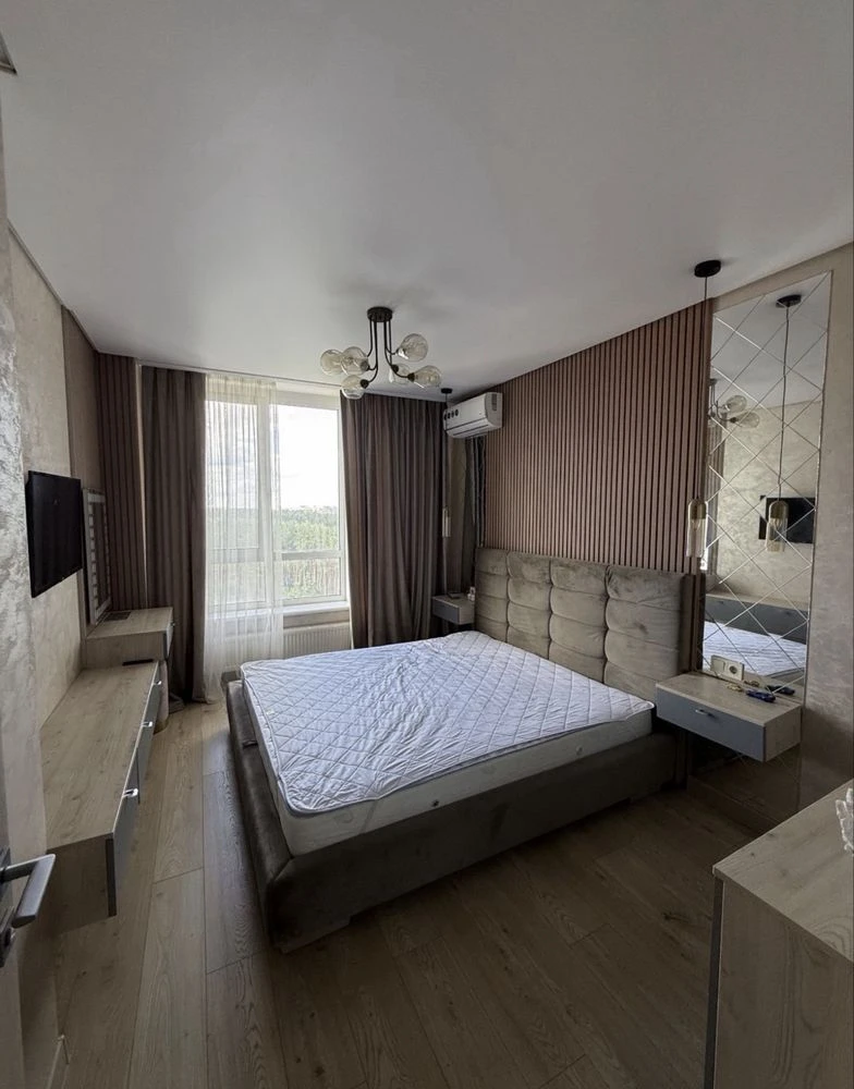 Taxes 2%, 2-room apartment with high-quality renovation! Certificate, Established
