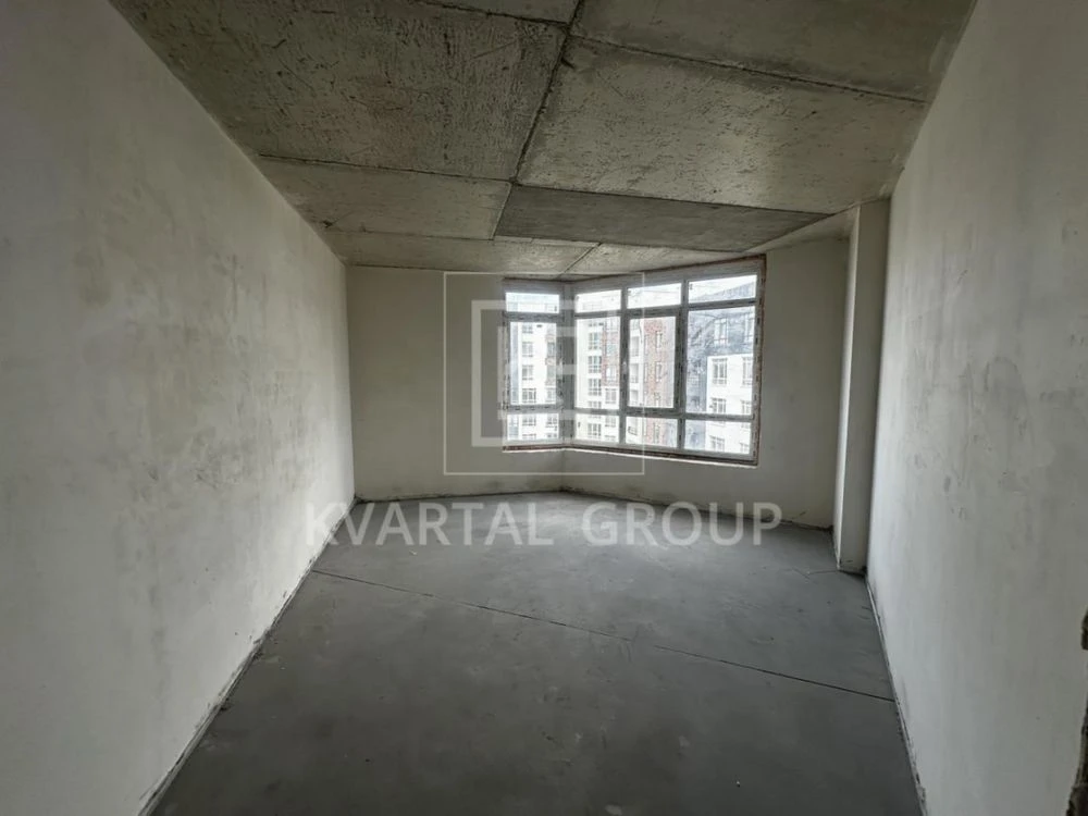 Certificate!! Large 1-bedroom apartment in a popular residential complex, with
