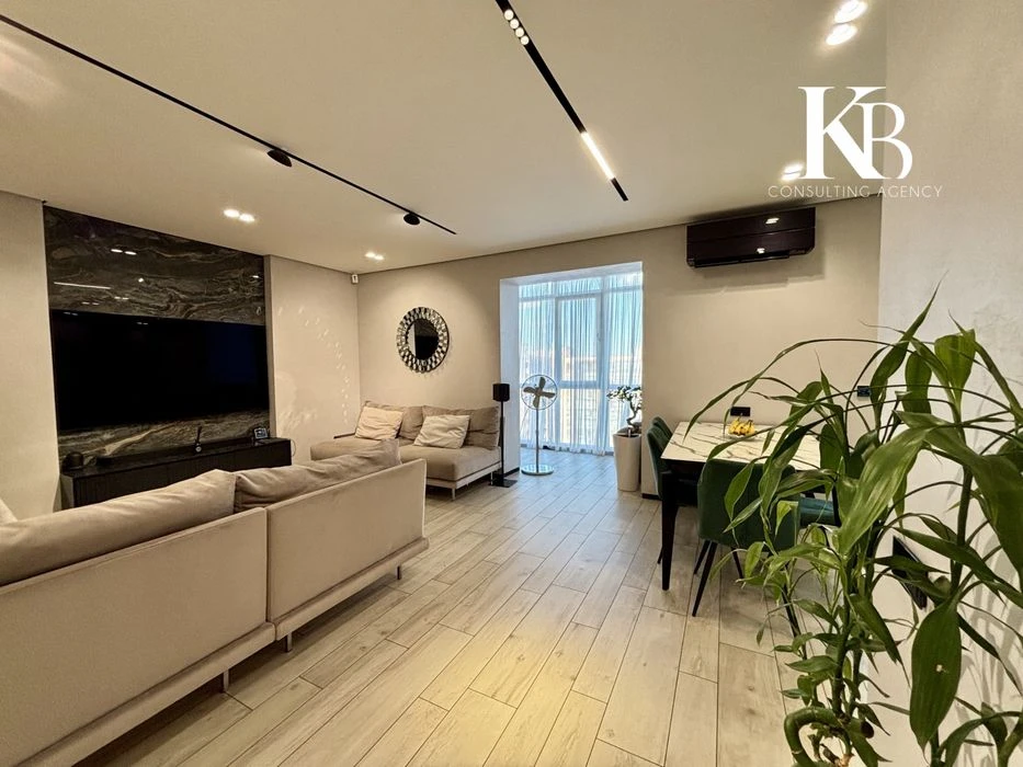 Продам 3х ком квартиру 104м Ривер Парк Победа, Победа