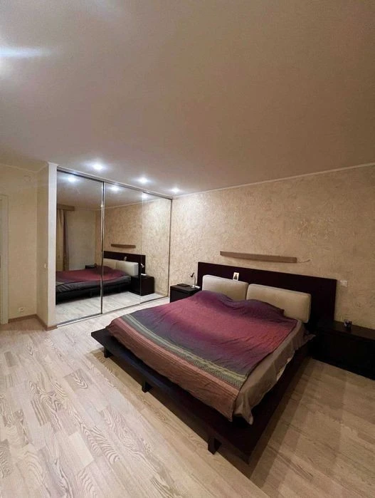 3-room apartment for sale with renovation in Poznyaki