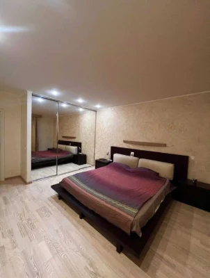 3-room apartment for sale with renovation in Poznyaki