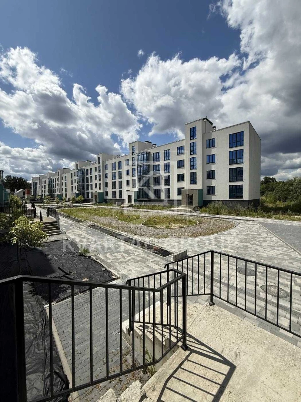 Продаж 2 кімнатної квартири (58м2) в Ірпені, з чорновим оздо