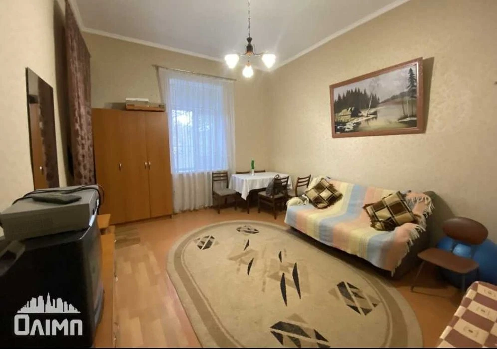 Продам 3к квартиру в центре 6597