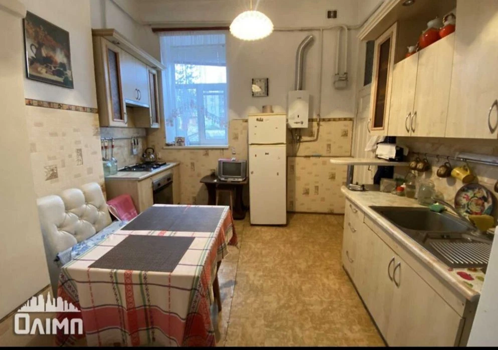 Продам 3к квартиру в центре 6597