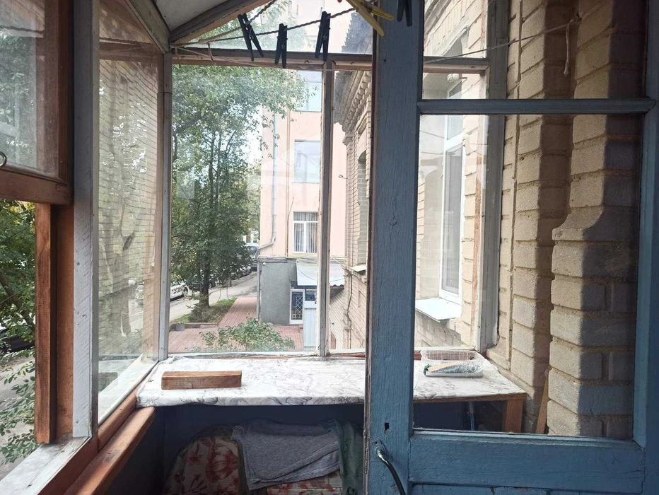 Продам 3к квартиру в центре 6597