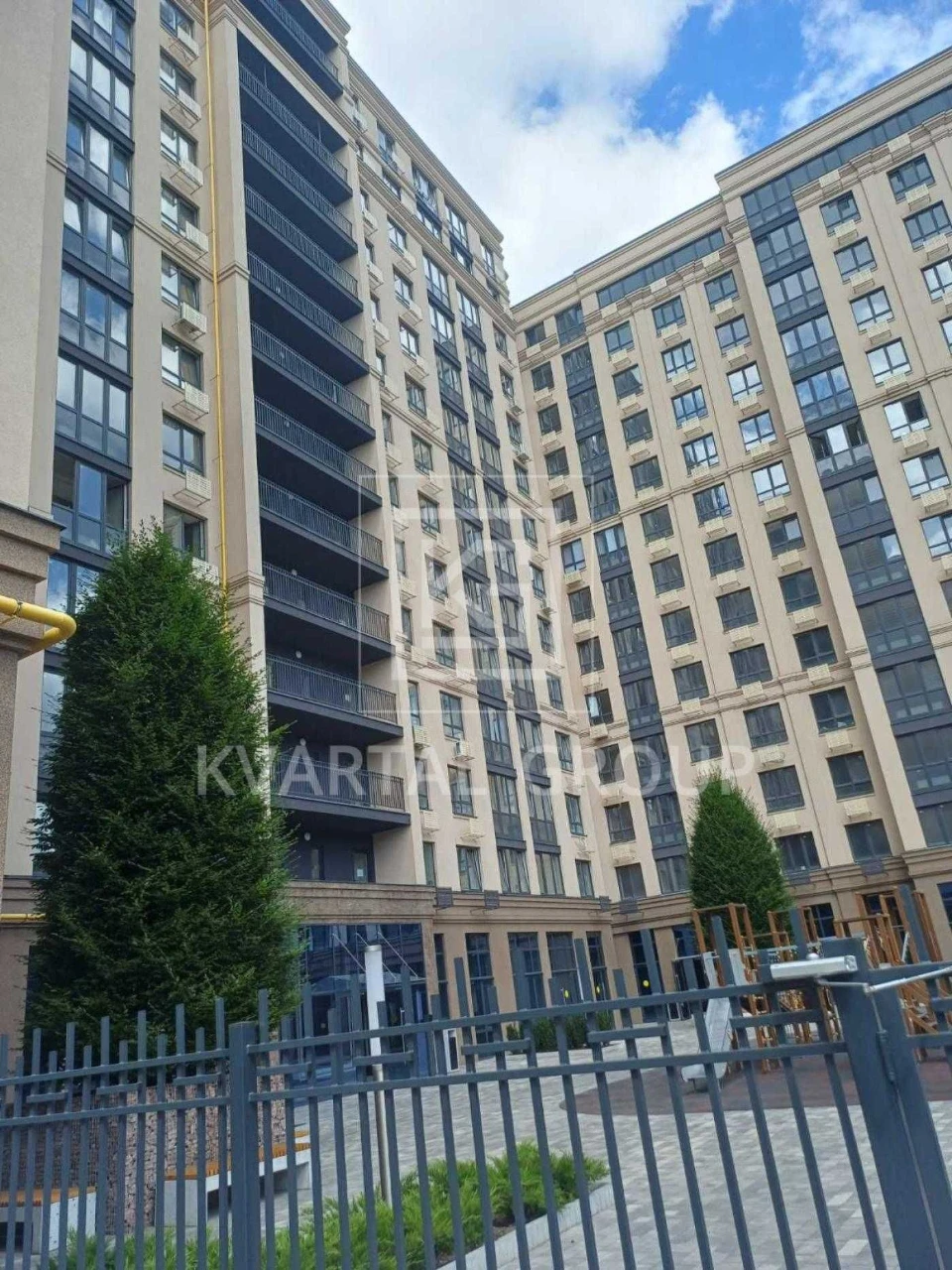 Apartment for Sale: 3-room, 82 sq m in ЖК Centralny, Park Dubki, Kyiv