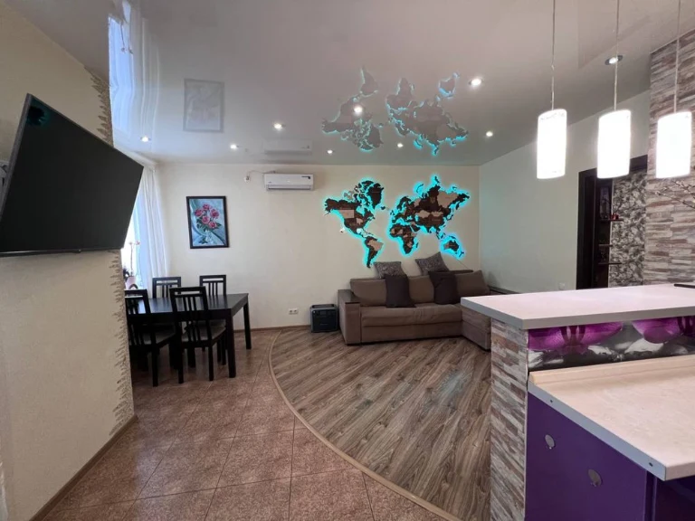Продаж 2-кімнатної квартири з ремонтом, 65 м², державна реєстрація