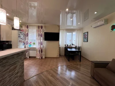 Продаж 2-кімнатної квартири з ремонтом, 65 м², державна реєстрація