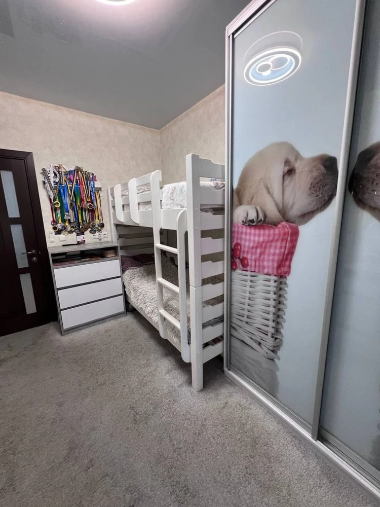 Продаж 2-кімнатної квартири з ремонтом, 65 м², державна реєстрація